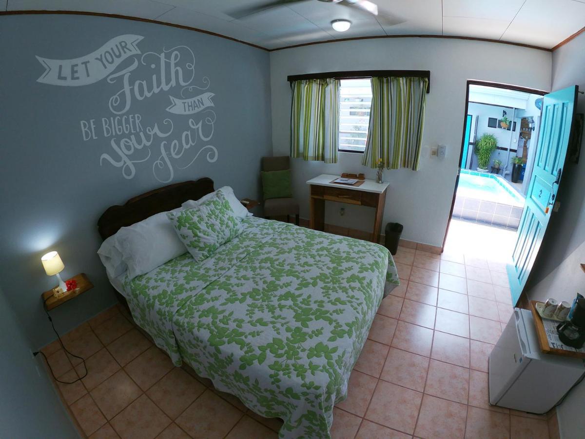 Hotel Perico Azul & Surf Camp Jacó Zewnętrze zdjęcie