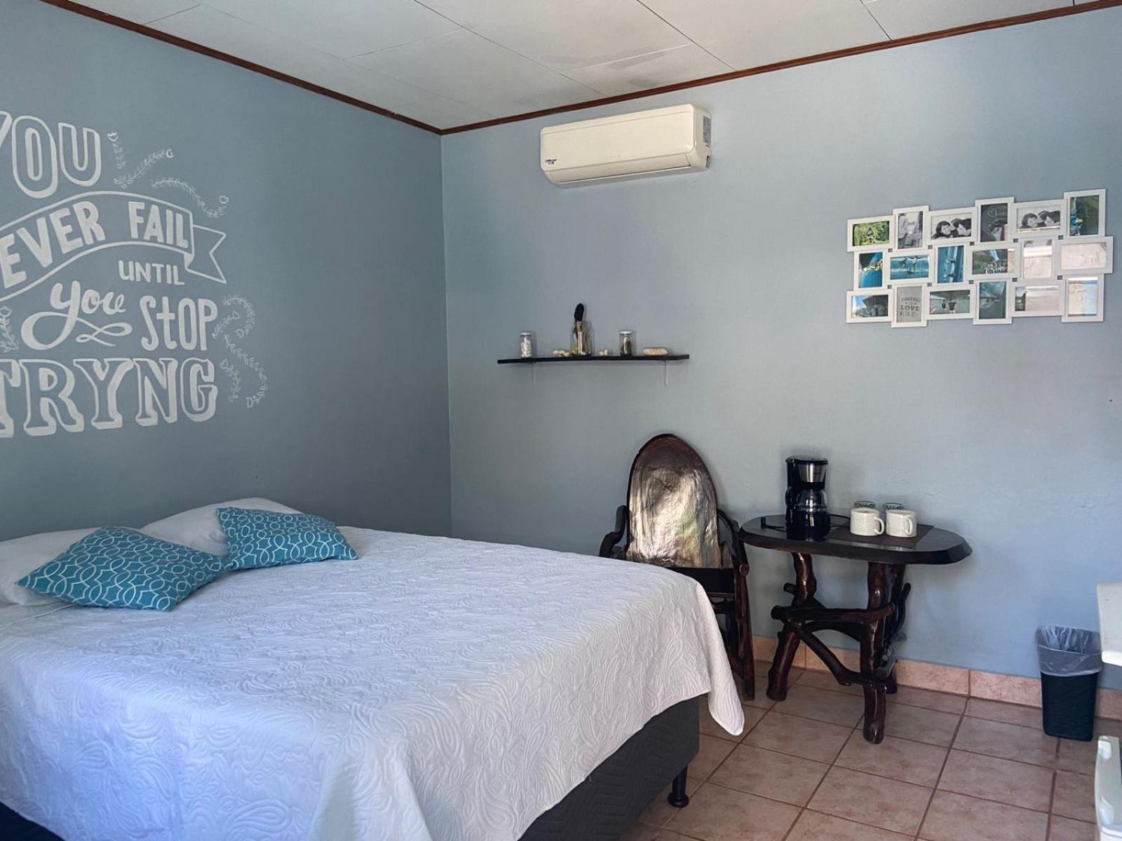 Hotel Perico Azul & Surf Camp Jacó Zewnętrze zdjęcie
